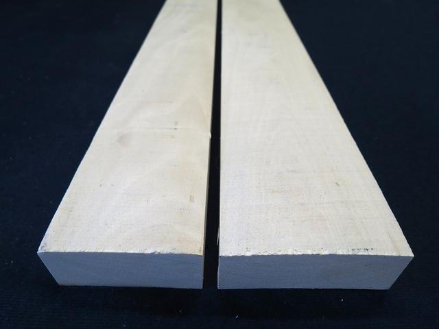Holly Lumber (4/4) - 2 pcs (2-3/4"W x 19-33"L)